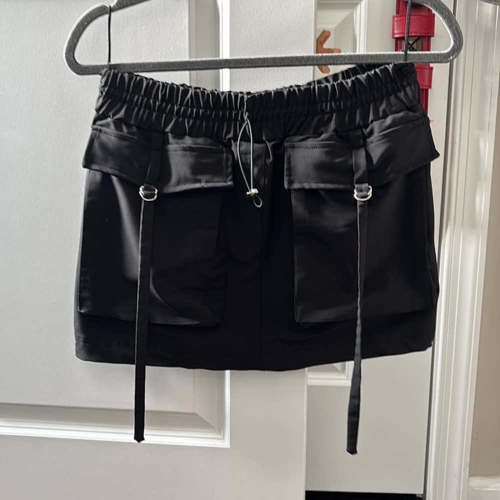 Zara mini cargo skirt